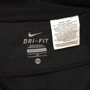 Nike Pants - Nike dri-fit Capri 3x Nike Pants - Nike dri-fit Capri 3x